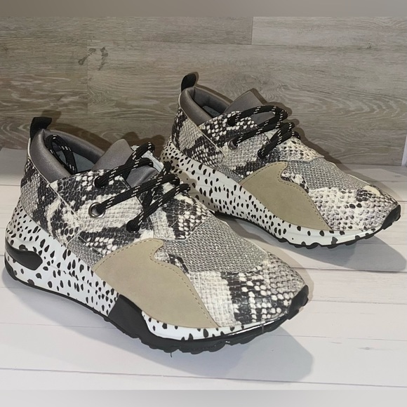 Steve Madden -  Size 6M CLIFF DAD SNEAKER - Picture 3 of 11